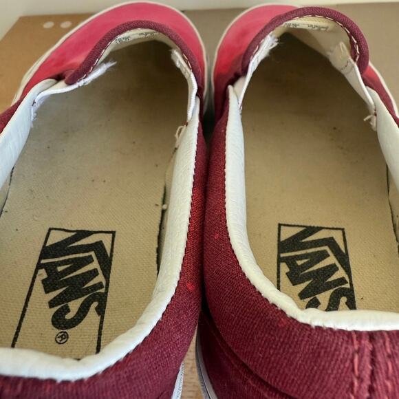 Vans Classic Lo Slip On Pink \\White Sneakers  SZ- 6 Men SZ- 7.5 Women